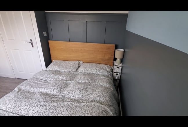 Double room to rent in quiet house next to park Main Photo