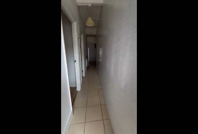Spacious 2 Bed House with Garden & Parking – E7 Main Photo