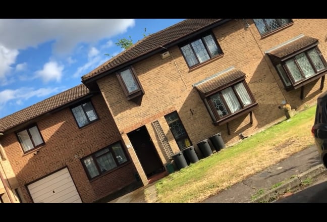 House share, gardens front & back. Main Photo