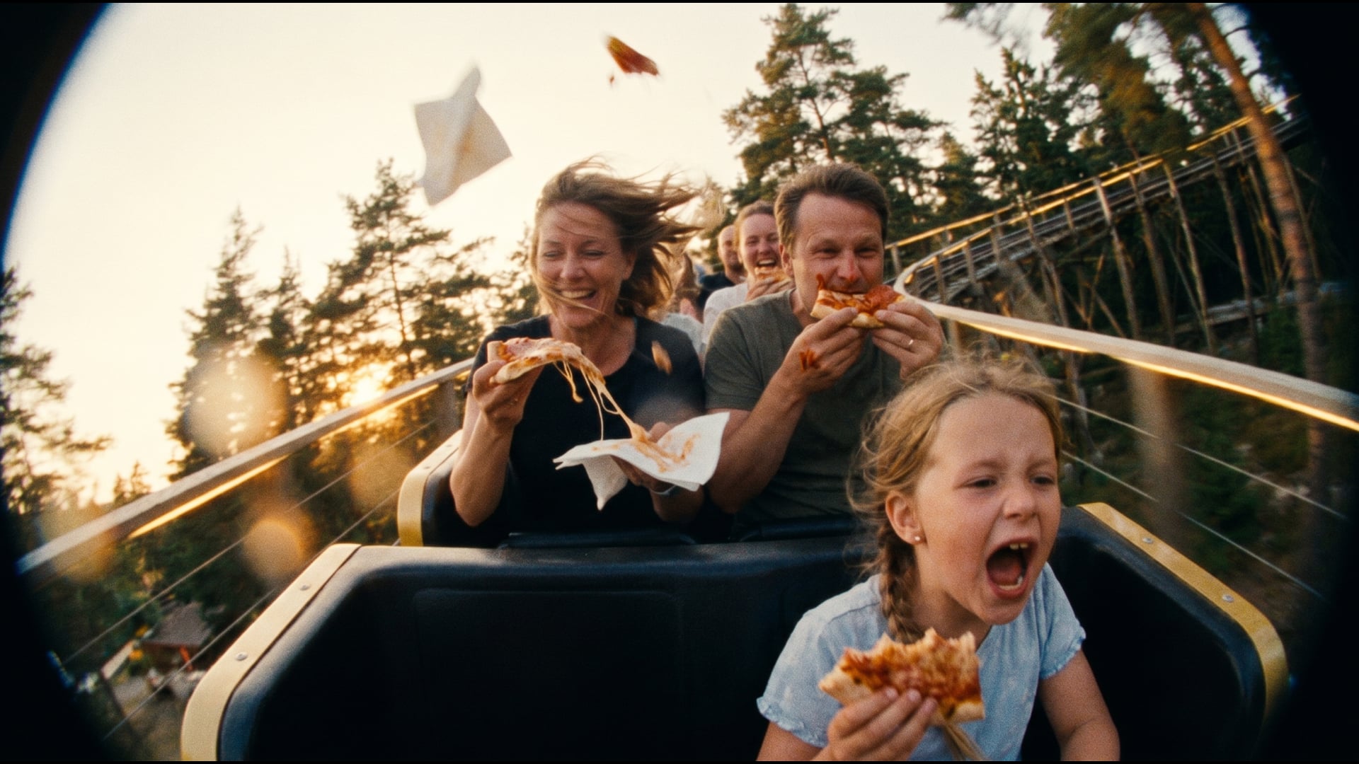 A commercial made entirely from photographs | DEGLABBET