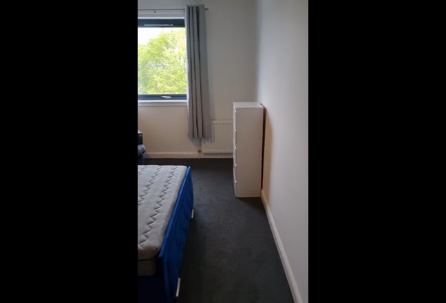 Spacious fully furnished double bedroom  Main Photo