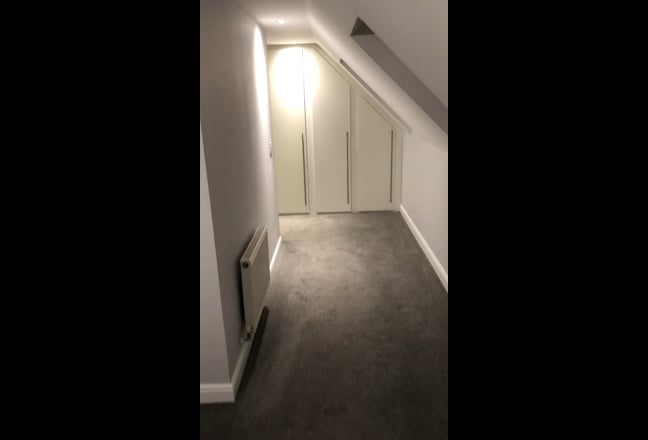*En-Suite Top Floor & Double Furnished Rooms* Main Photo