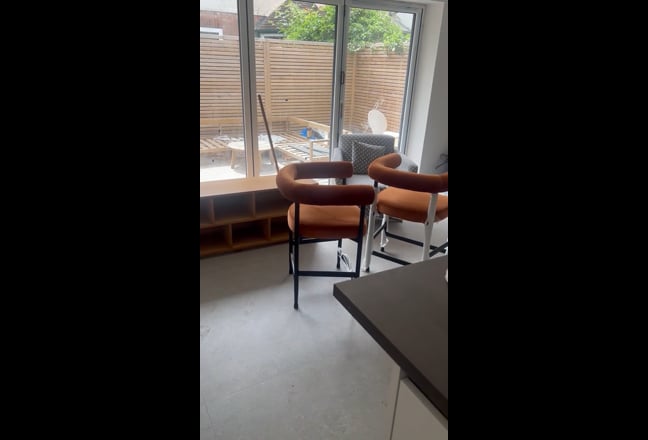 2 luxurious bedroom flat to share  Main Photo