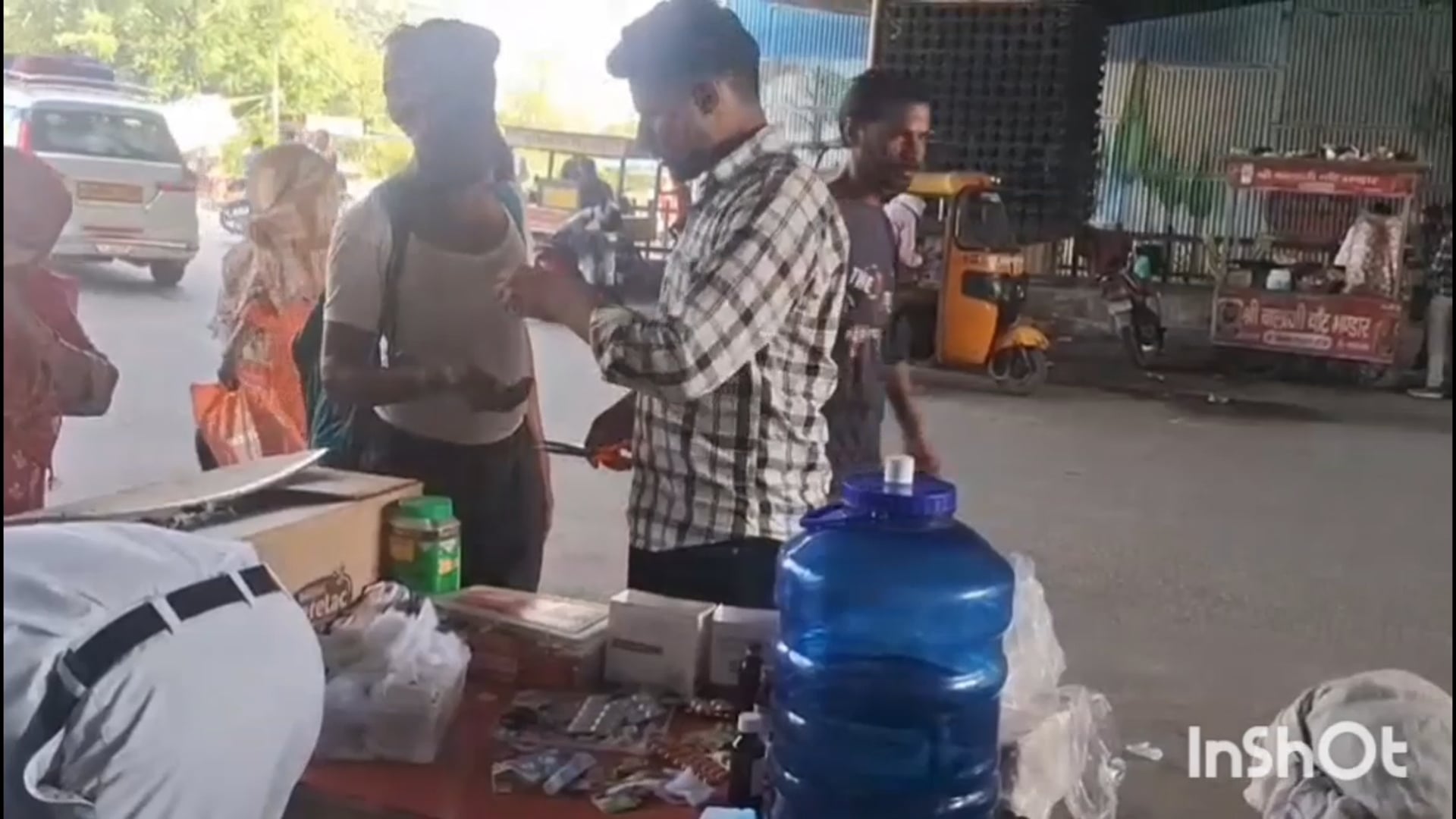 ब्रज चौरासी कोस परिक्रमा में निशुल्क स्वास्थ्य शिविर लगाए गए