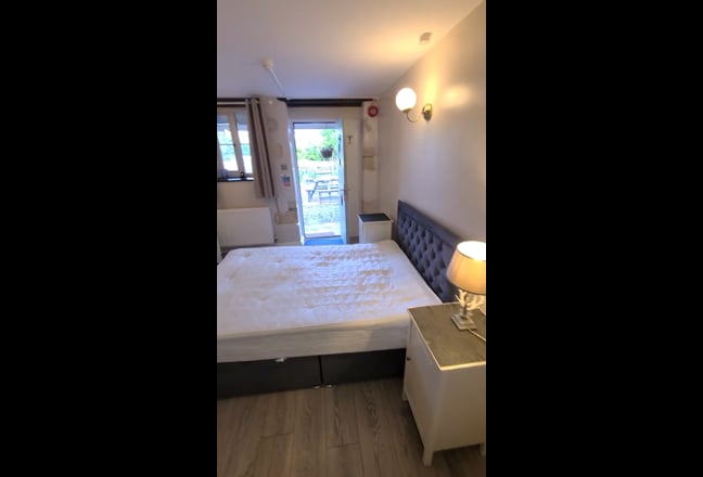 En-suite double room ( All Bills Included ) Main Photo