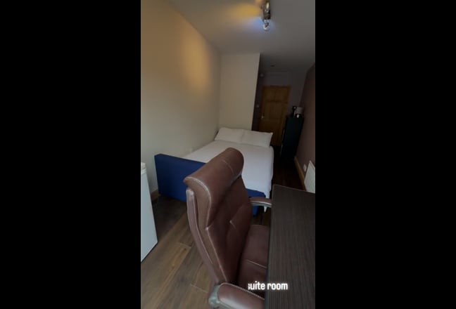 Single room en-suite including bills Main Photo