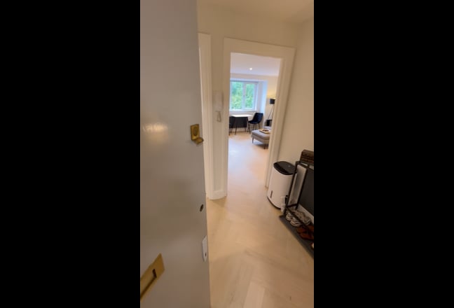 ⚡️Stunning 2 Bedroom Flat - NW2 Close To Station⚡️ Main Photo