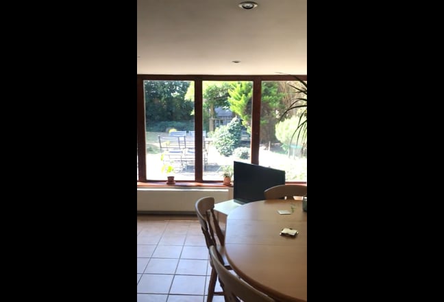 Large on-suite room in shared house Main Photo