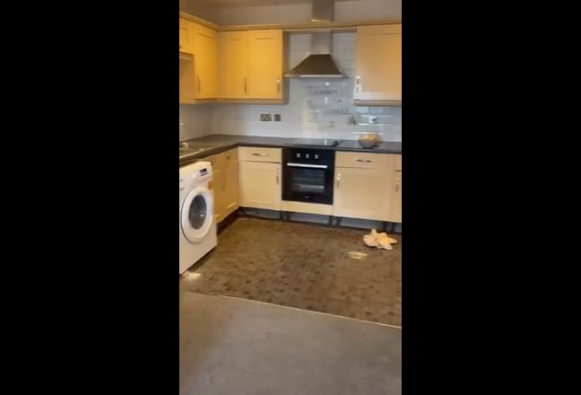 En-suite available in a 2 bedroom house  Main Photo