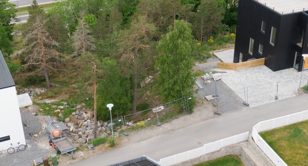 Tomt på Planetbacken 24 Solhöjden/Tumba Botkyrka kommun - video