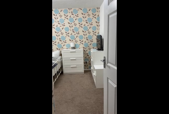  Double Room for Single Person.Mon-Fri Let Main Photo