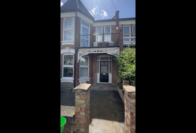 Ground & First Floor Modern Victorian Flat Main Photo