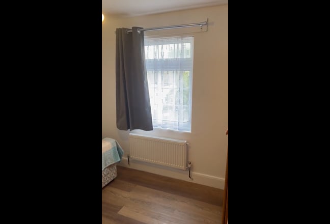 Single En-Suite Rooms (R5-R6)- Slough High Street Main Photo