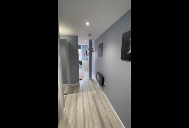 New Studio all bills Inc-In City Centre Main Photo