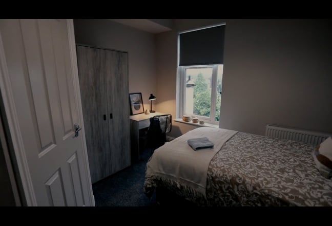 Luxury Ensuite in Stylish City Centre House Main Photo