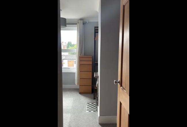 Cozy Double Room - All Bills Included  Main Photo