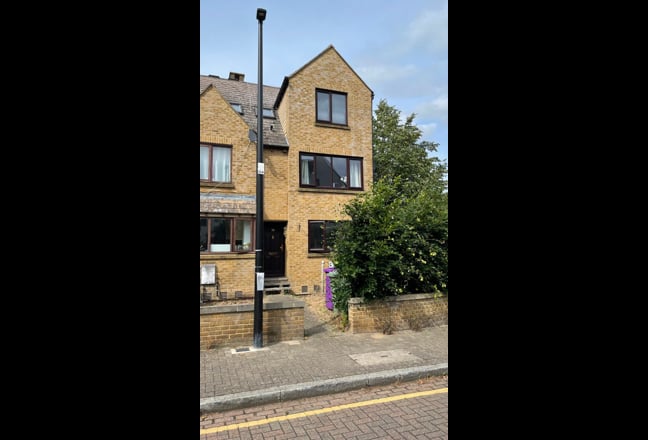 4 Bed House, Canary Wharf/Docklands Main Photo