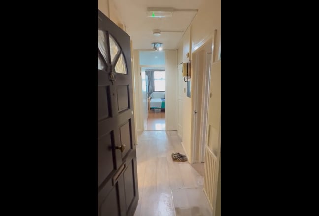 Canary Wharf, E14, Spacious 3 Bedroom Maisonette Main Photo