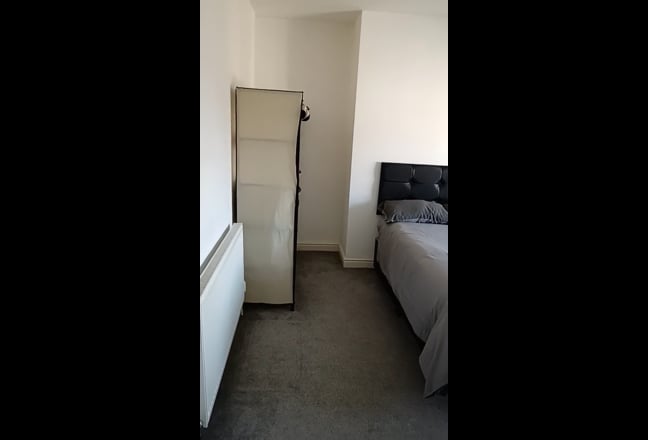 Double bedroom in Birkenhead Central Main Photo