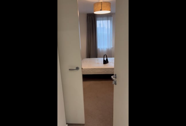 Room to let in MiddleWood Locks, Salford ✨ Main Photo