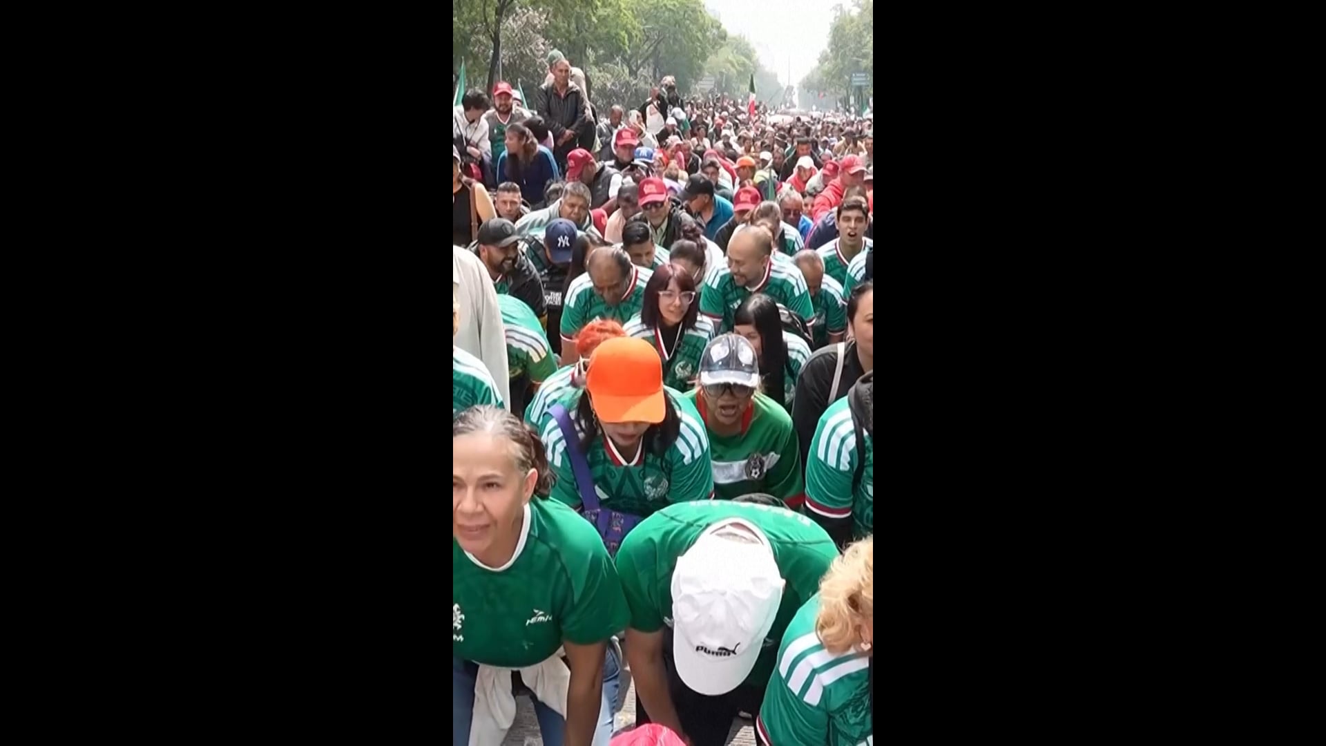 Mexican football fans attempt largest human wave ahead of World Cup