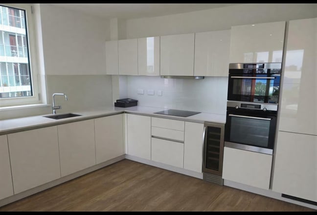Riverside Flat Luxury Double Room | Gym, Concierge Main Photo