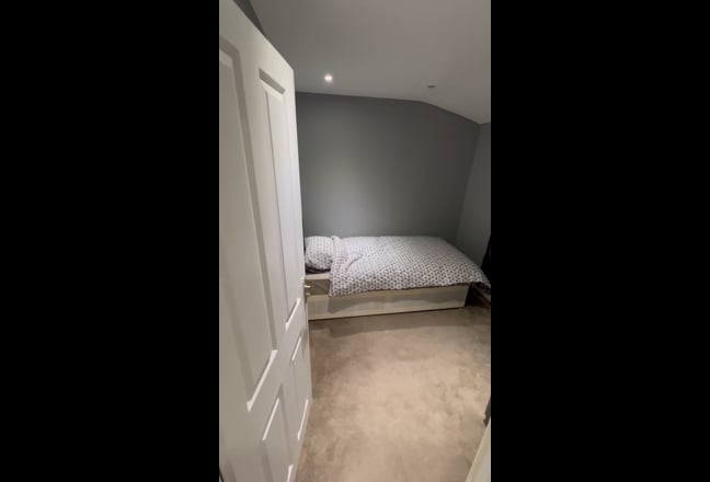 A Furnished Single Room Available Main Photo