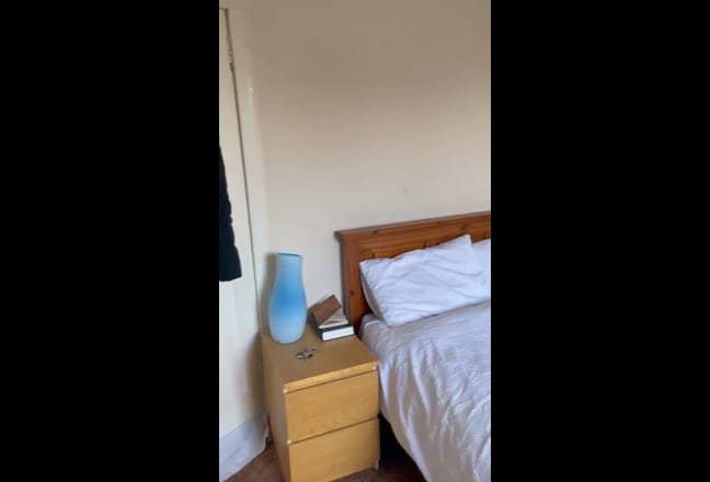 One big double room available in central Edinburgh Main Photo