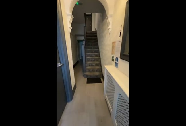 Large Double room in Quiet House Share Main Photo