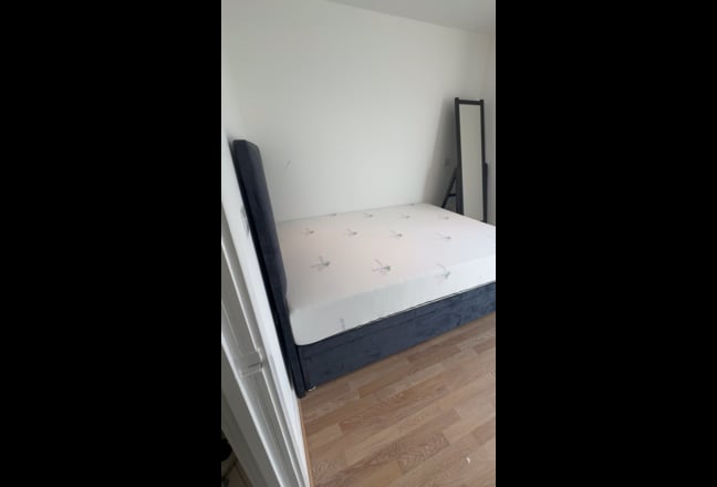 Double room with  private Bathroom in Canary Wharf Main Photo