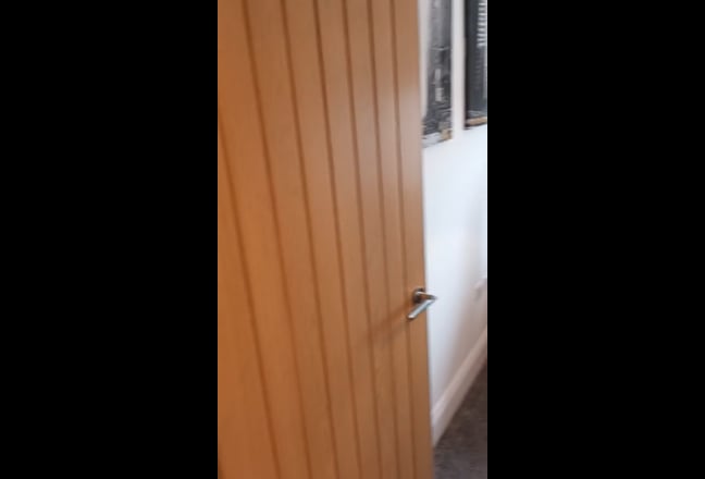 Double room + walkin wardrobe/office  Main Photo