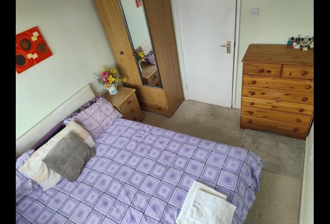 Huge rm Quiet clean h'share Lovely area 25min city Main Photo