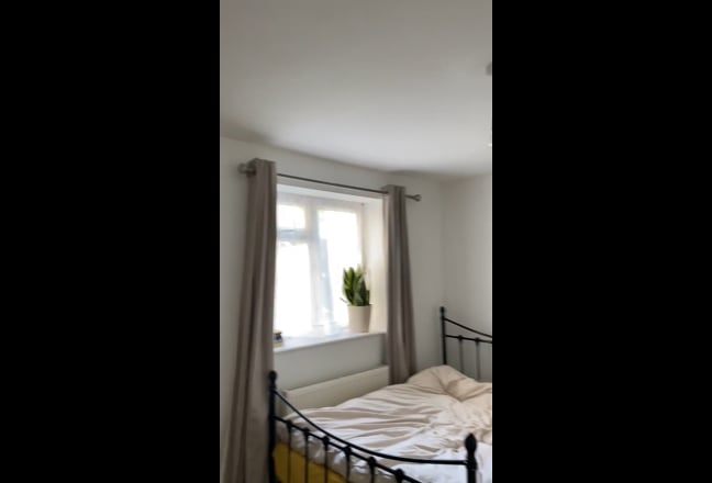 Large room in newly refurbished apartament Main Photo