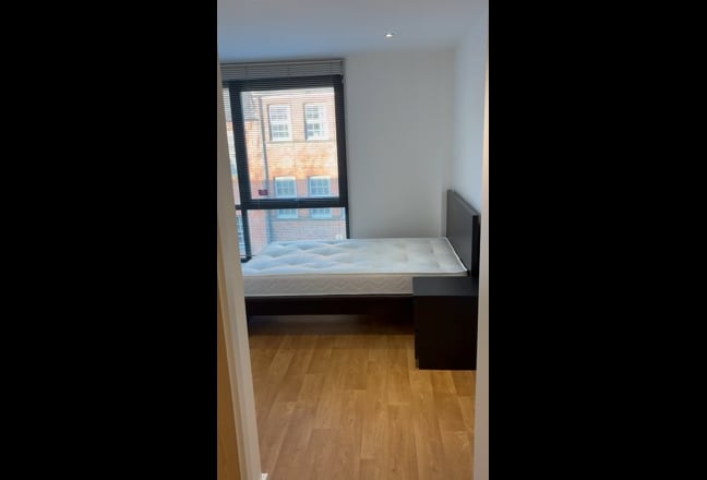 Studio flat near kelham, bills included Main Photo