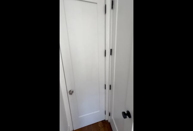 1 bedroom w/ private bathroom avail in Ridgewood! Main Photo