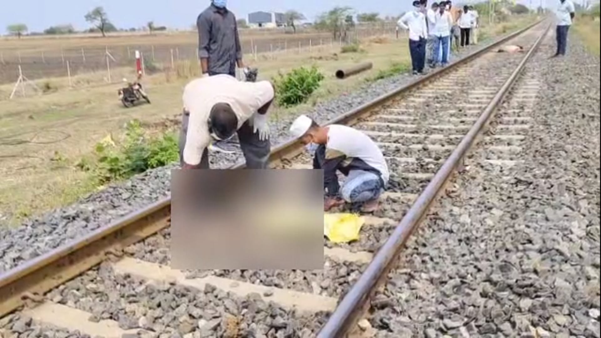 तोंडार येथील व्यक्तीचा रेल्वेखाली सापडून दुर्दैवी मृत्यू