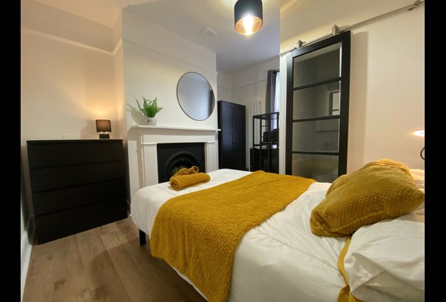 S/Contained Studio Room (Ensuite)  Main Photo