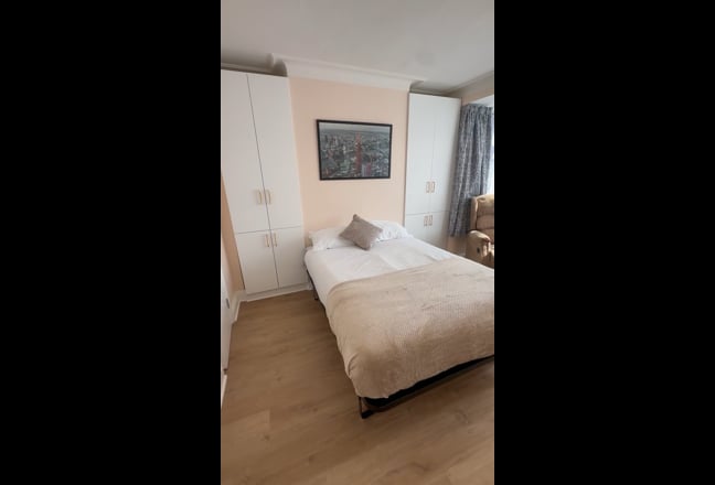 🌟Stunning Large bay window en-suite ALL BILLS inc Main Photo