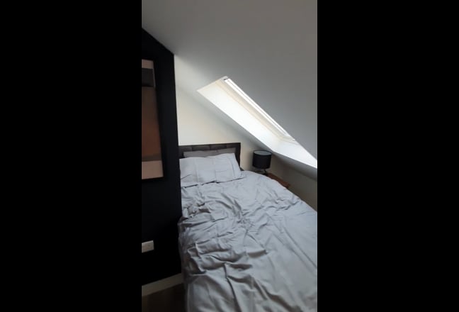 Modern ensuites, 3 mins from Train Station Main Photo