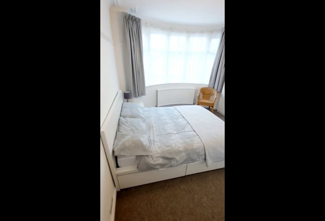 Immaculate, Large En-Suite Room  All Bills Inc Main Photo