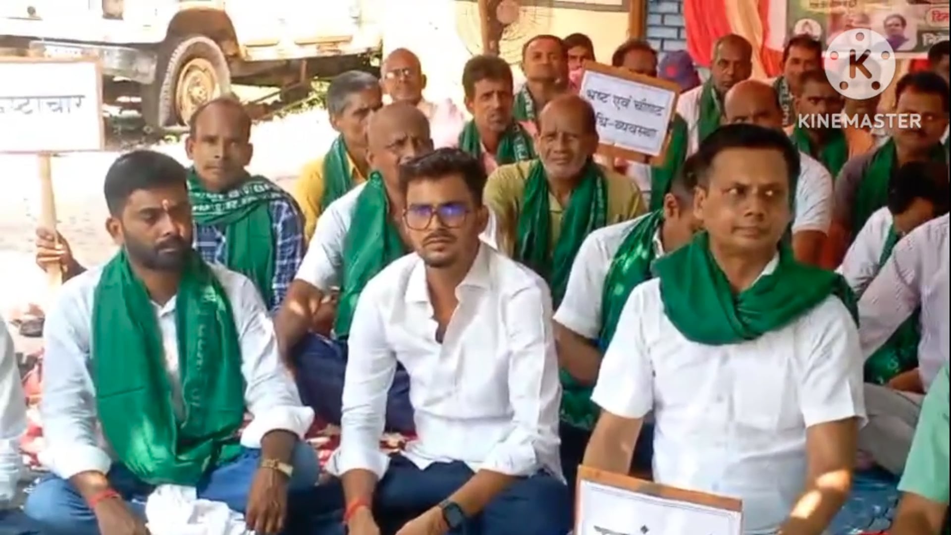 पांच सूत्रीय मांगों और भ्रष्टाचार को लेकर राजद कार्यकर्ताओं ने प्रखंड कार्यालय के समक्ष किया एक दिवसीय धरना प्रदर्शन