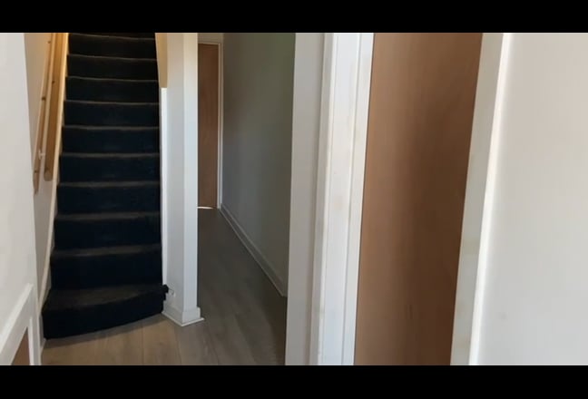 Video 1: Double room, private en suite