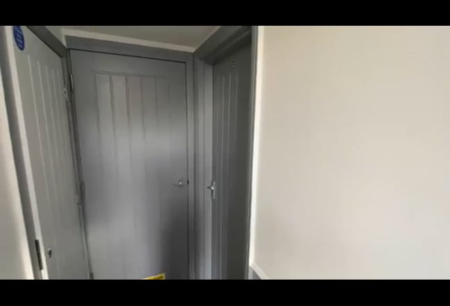 En-Suite- all bills included  Main Photo