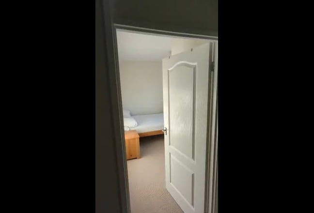 **Large Double Room** - Beautiful Modern Home  Main Photo