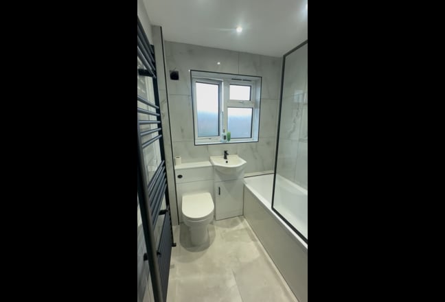 Last Viewing Opportunity- 21st June | 2 Rooms !  Main Photo