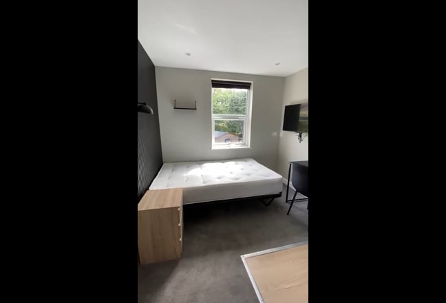 Modern Comfort - Double En-Suite - Ashley Road Main Photo
