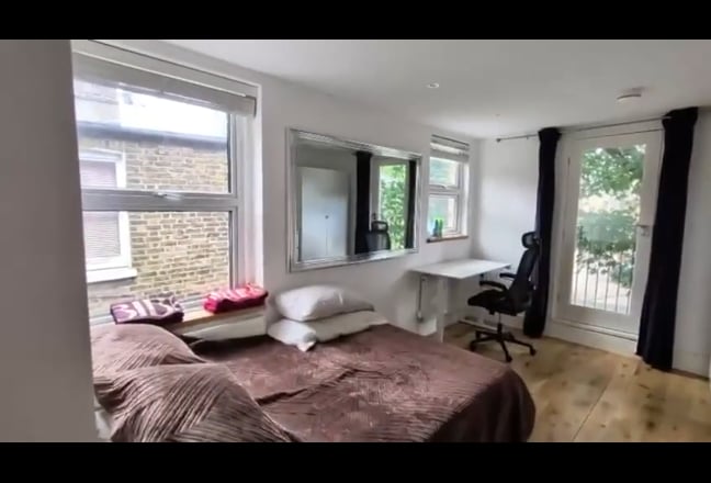 Hammersmith  House perfect for professionl sharers Main Photo