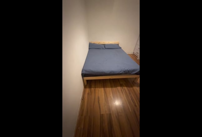 🏡 Double room in Oval - Available NOW  Main Photo