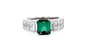 C. 1990 Vintage 1.50 Carat Green Tourmaline Ring with 1.50 ct. t.w. Diamonds in 18kt White Gold