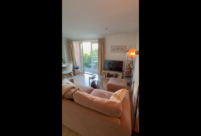 Great room in 2-bed flat in Bow for &pound;1160 midjune Main Photo